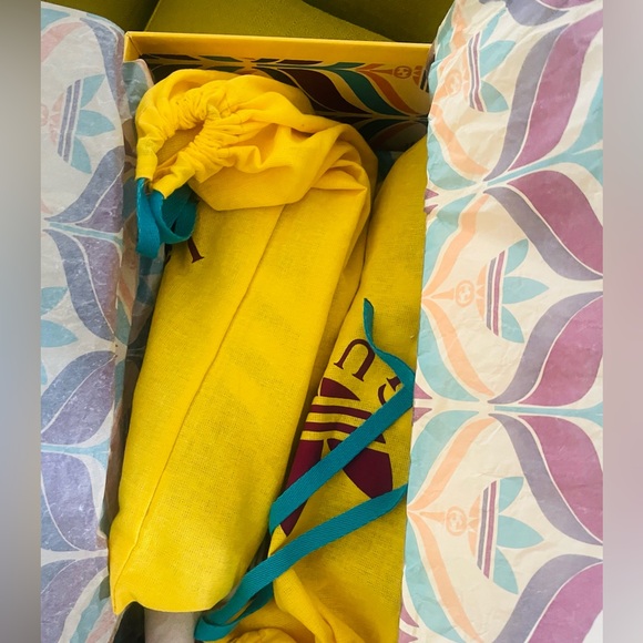 Gucci X Adidas Sneakers - Picture 8 of 13